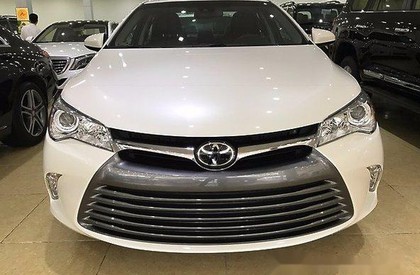 Toyota Camry XLE 2016 - Auto bán Toyota Camry XLE đời 2016, màu trắng