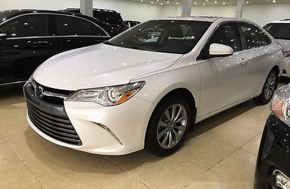 Toyota Camry XLE 2016 - Auto bán Toyota Camry XLE đời 2016, màu trắng