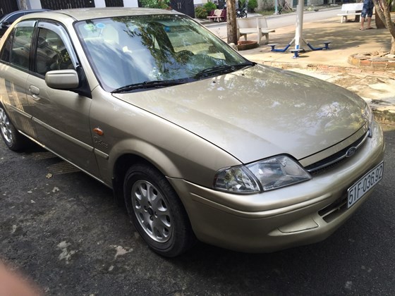 Hinh anh xe ford laser 2000 #2