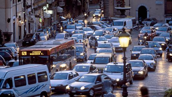 Ô tô bị cấm ở Ý vì ô nhiễm không khí 1