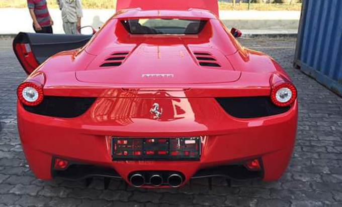 “Siêu ngựa” Ferrari 458 Spider sở hữu diện mạo đậm chất Ý 1