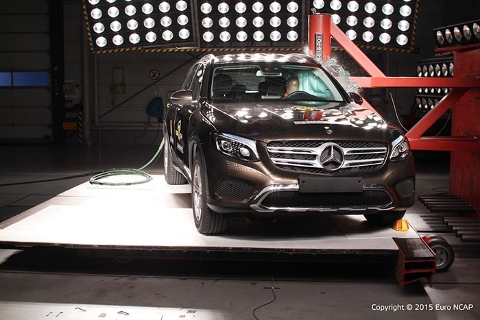 Mercedes-Benz GLC là xe an toàn nhất ở hạng off-road cỡ nhỏ 1