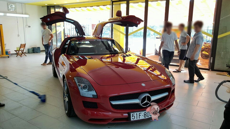 Siêu xe Mercedes SLS AMG chính hãng thứ 2 tại Việt Nam 1