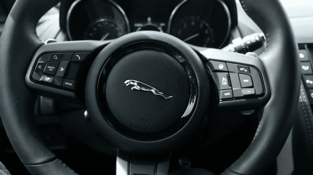 “Báo gấm” Jaguar F-type SVR 2016