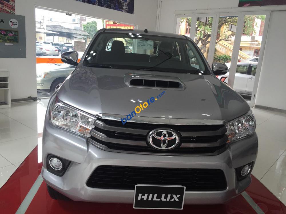 Bán Toyota Hilux 2.5E, màu bạc, cam kết giá tốt nhất. LH: 0902485139