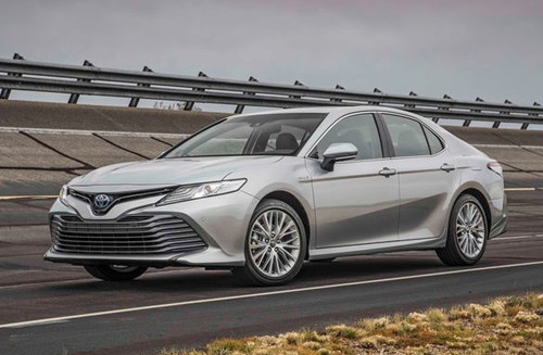 Toyota Camry 2018 sẽ có bản hybrid.