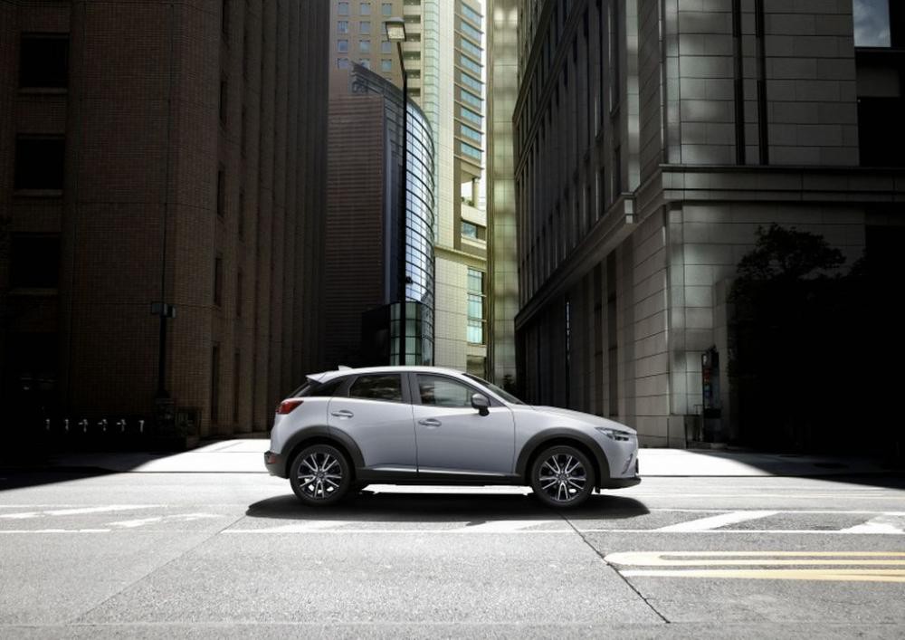 Mazda CX-3 2017 sử dụng động cơ xăng 2.0 lít.