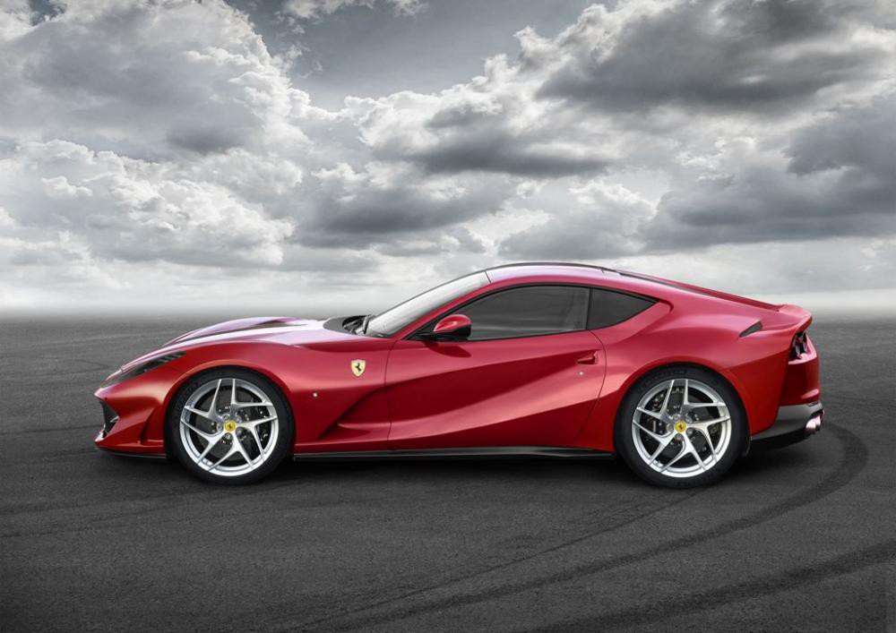 Ferrari 812 Superast được xem là siêu xe mạnh nhất của Ferrari a.