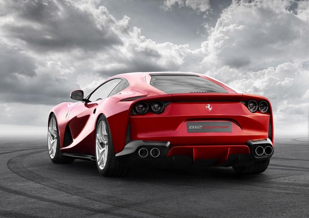 Ferrari 812 Superast được xem là siêu xe mạnh nhất của Ferrari a 3.