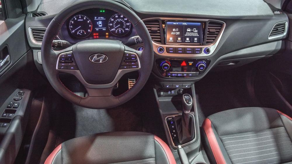 Không gian nội thất của Hyundai Accent 2018 rộng rãi hơn thế hệ trước