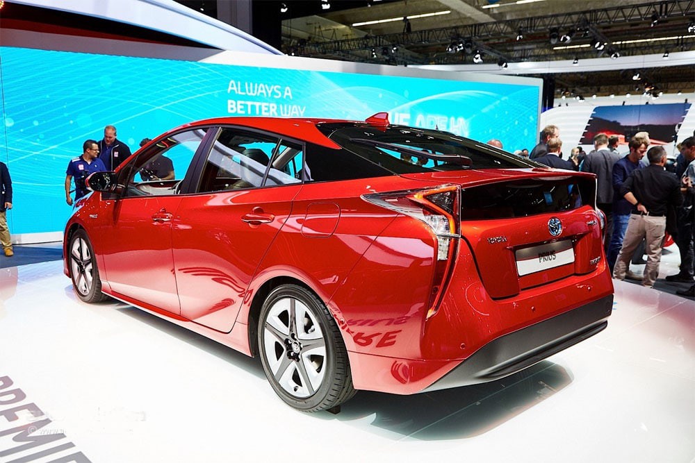 Toyota Prius 2017 được trang bị nhiều công nghệ hiện đại.