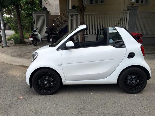 Mui xe Smart ForTwo Cabrio có thể dễ dàng tháo/ráp.