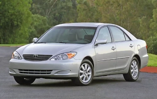 Toyota Camry 2003.