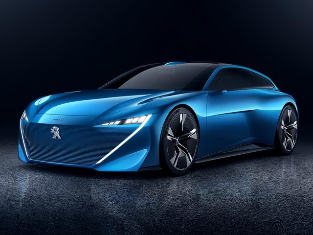 Peugeot Instinct sở hữu cơ chế kết nối với các thiết bị ngoại vi.