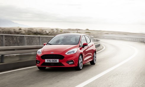 Ford Fiesta 2017: nhiều thay đổi, giá từ 20.700 USD.