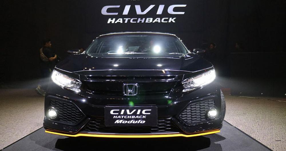 Honda Civic hatchback 2017 sở hữu nhiều thay đổi về thiết kế.