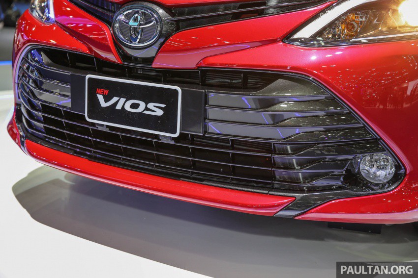 Đầu xe Toyota Vios 2017 có nhiều thay đổi.