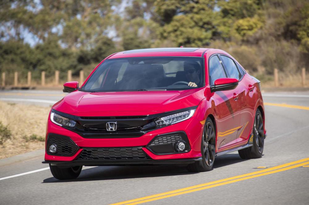 Honda Civic đang là một trong những lựa chọn hấp dẫn trong phân khúc sedan 1 tỷ đồng.