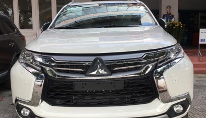 Cần bán xe Mitsubishi Pajero Sport 2017 màu trắng, nhập khẩu chính hãng