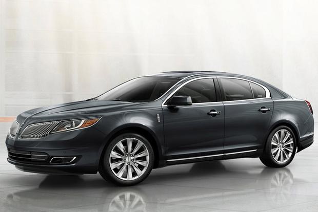 Lincoln MKS: Tỷ lệ mất giá sau  một năm sử dụng là 34,5%.