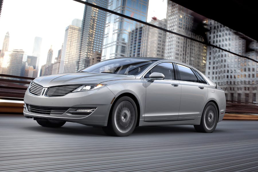 7. Lincoln MKZ/MKZ Hybrid: Mức giá sau năm đầu sử dụng: 14.117 USD. Tỷ lệ mất giá: 33,8%.