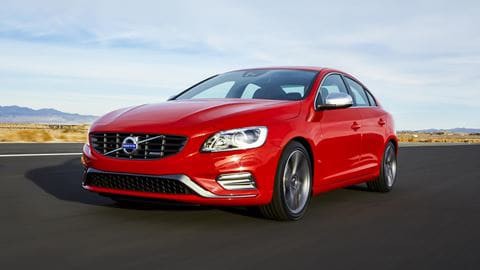 Volvo S60: Tỷ lệ mất giá sau 1 năm sử dụng là 34,4%.