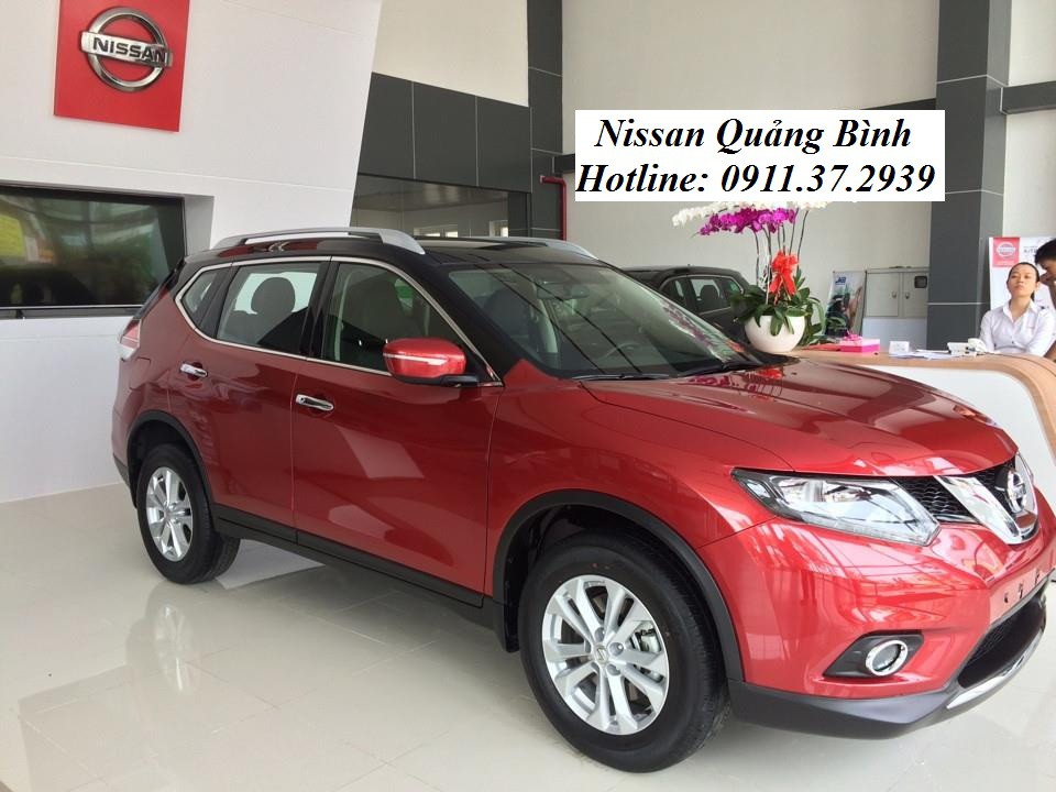 Nissan Quảng Bình bán xe X-trail 2.0 Mid Premium 2017, màu đỏ đen, ưu đãi sốc. Lh 0911.37.2939