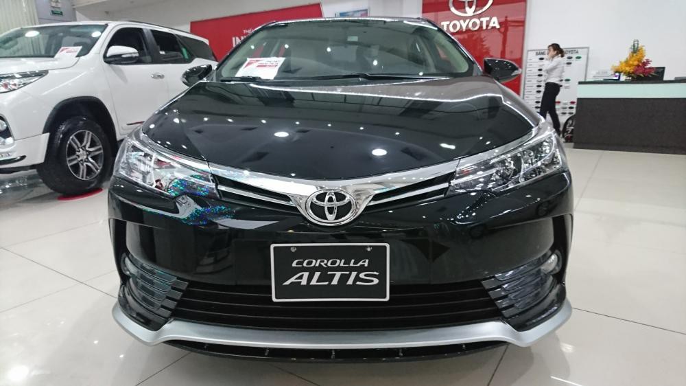 Toyota Altis 1.8E tự động 2018, ưu đãi 50 triệu đồng, đủ màu, xe giao ngay