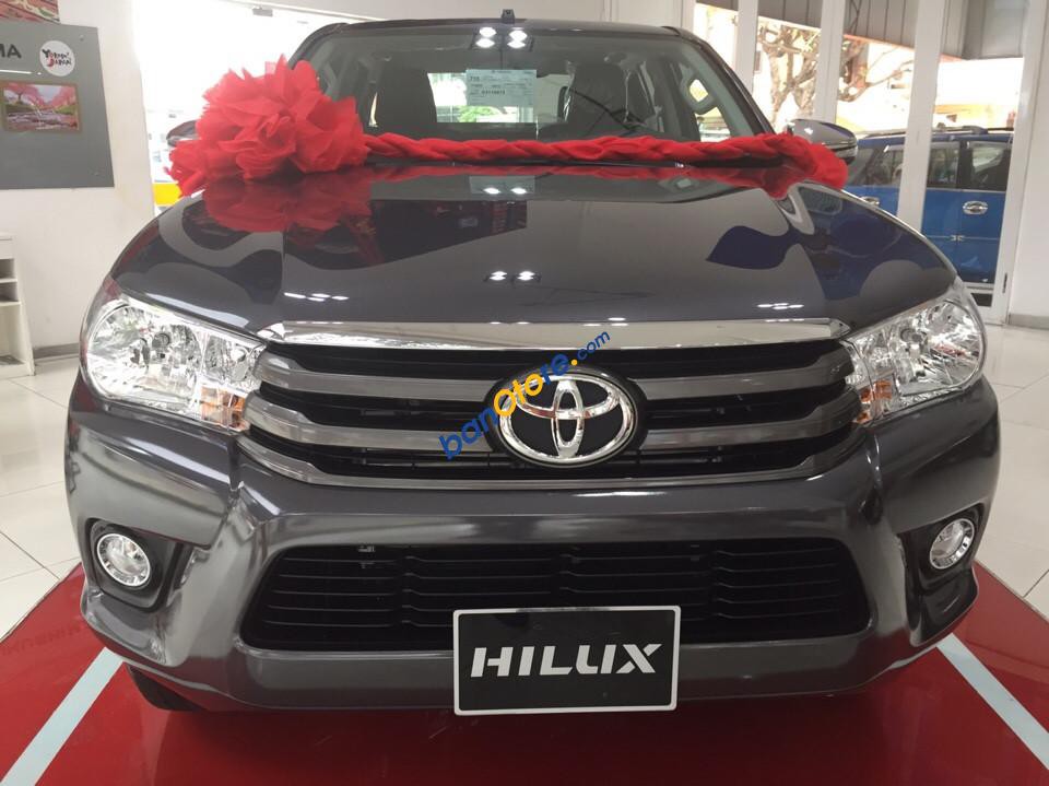 Cần bán xe Toyota Hilux 2.4E AT tự động đời mới, nhập khẩu Thái Lan, hỗ trợ 85% giá trị xe