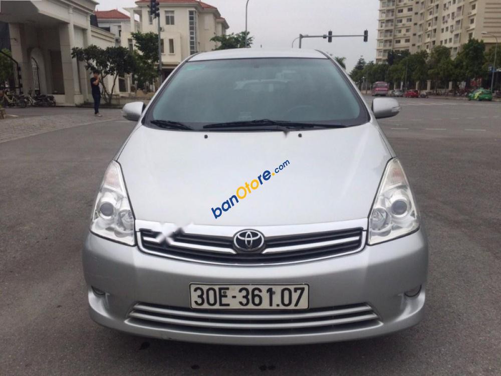 Bán Toyota Wish 2.0AT đời 2009, màu bạc, nhập khẩu