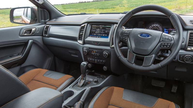 Xe bán tải Ford Ranger 2018 có nội thất bọc da cao cấp