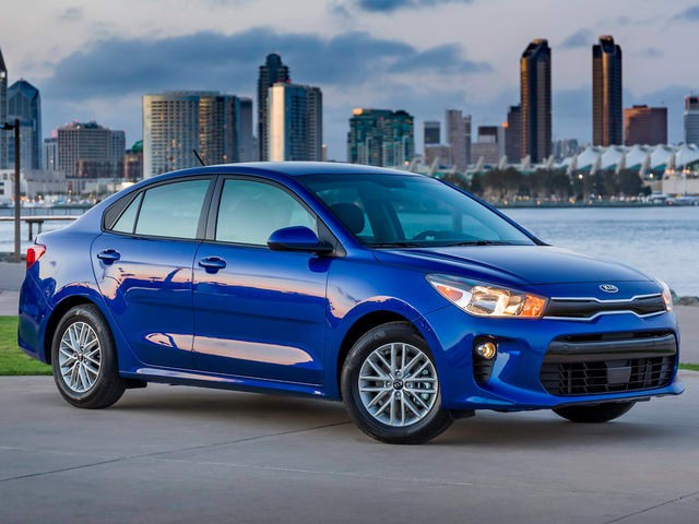 Kia Rio 2018 lộ diện với một vài thay đổi nhỏ