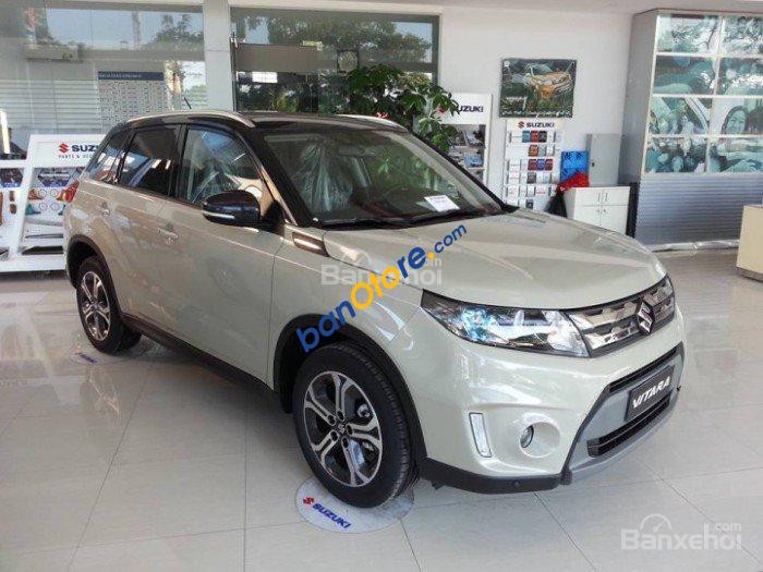 Bán xe Suzuki Vitara 2017 màu trắng ngà, xe nhập, giao ngay. LH: 0985.547.829