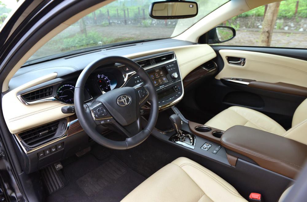 Nội thất trong xe Toyota Avalon 2018 với nhiều tính năng hiện đại