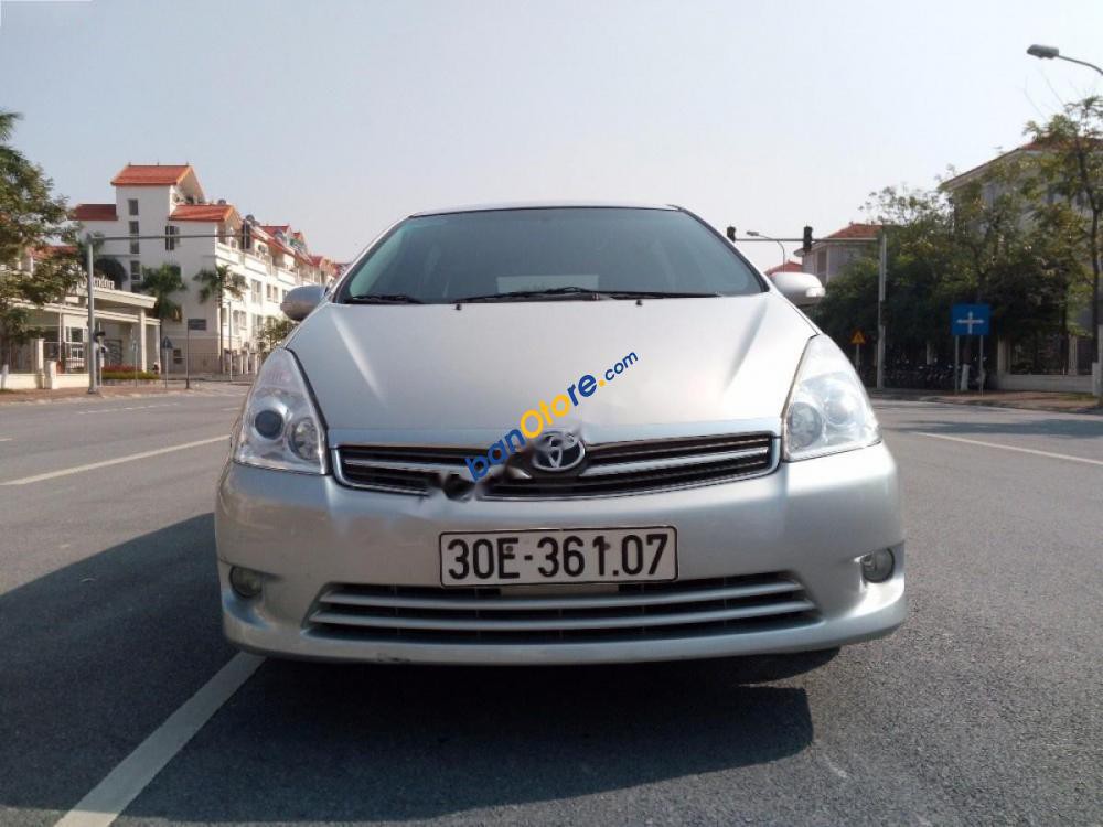 Cần bán lại xe Toyota Wish năm 2009, màu bạc, nhập khẩu, 450 triệu