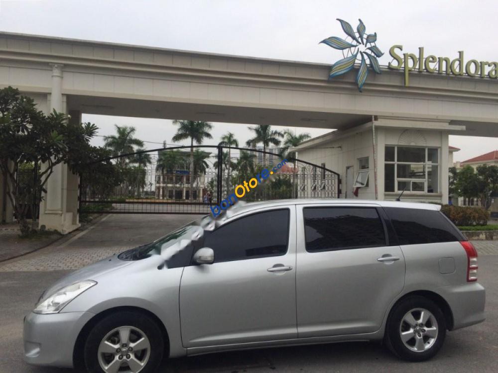 Bán xe Toyota Wish 2.0AT sản xuất 2009, màu bạc, xe nhập