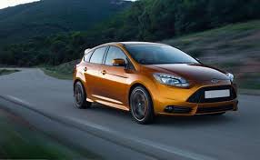 Ford Focus nhập khẩu trang bị tính năng hiện đại