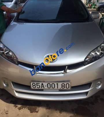 Bán ô tô Toyota Wish đời 2011, màu bạc, nhập khẩu chính chủ, 650 triệu