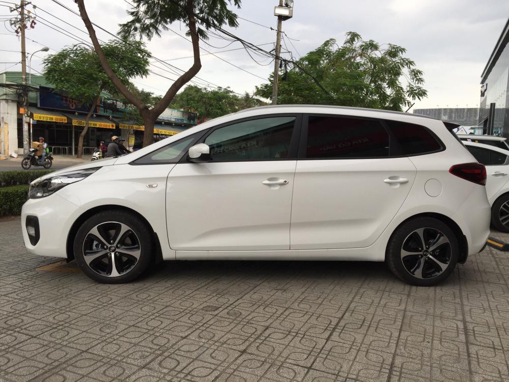 Mua ngay Kia Rondo nhận quà liền tay, HT trả góp 95%, giao xe ngay