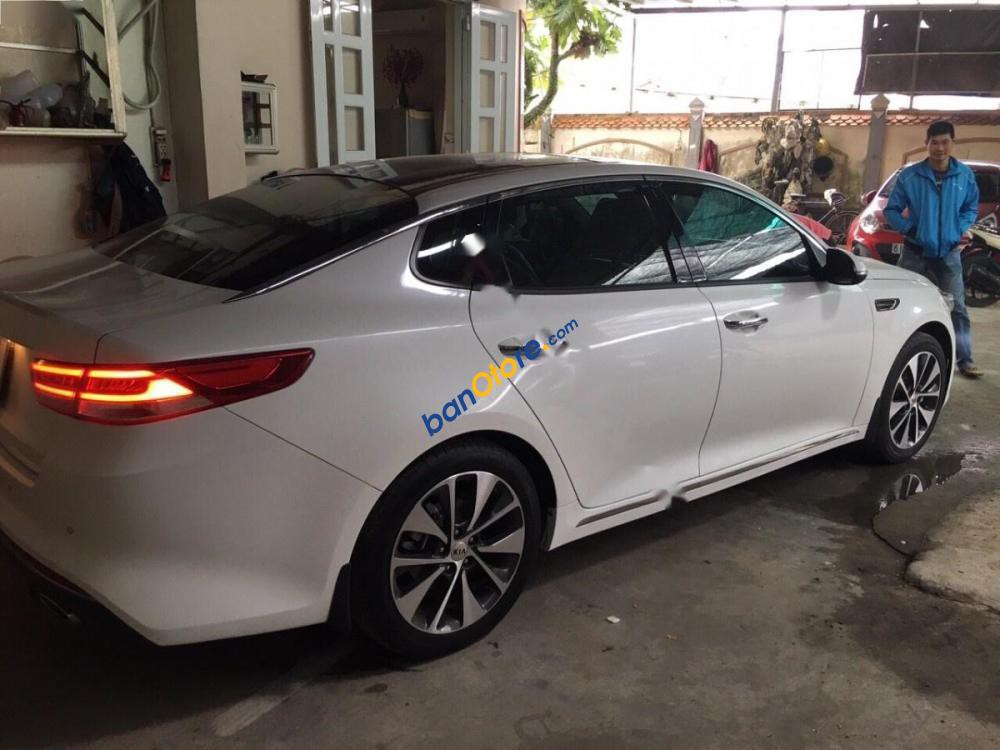 Bán xe Kia Optima ATH đời 2016, màu trắng, xe nhập