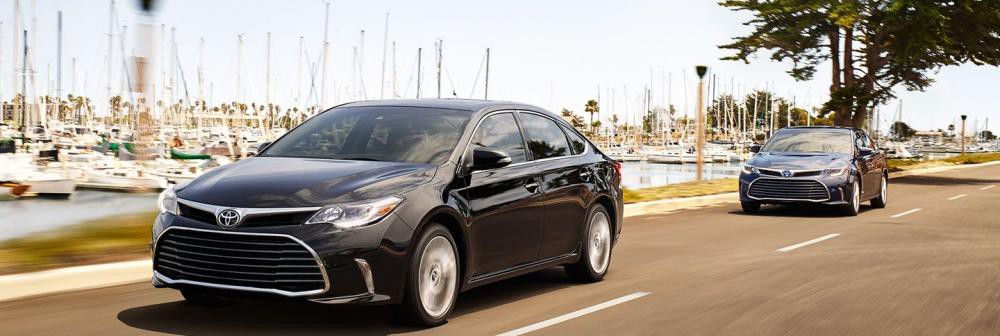 Toyota Avalon 2018 thu hút ngay cả khi di chuyển