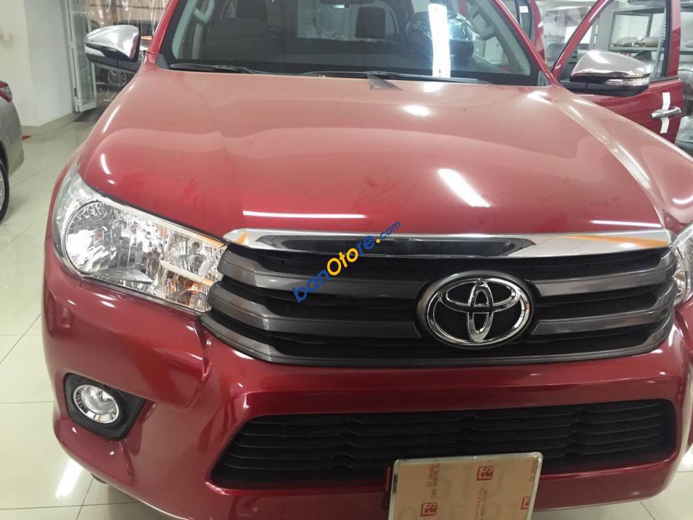 Bán xe Toyota Hilux 2017, màu đỏ, nhập khẩu, giá cạnh tranh