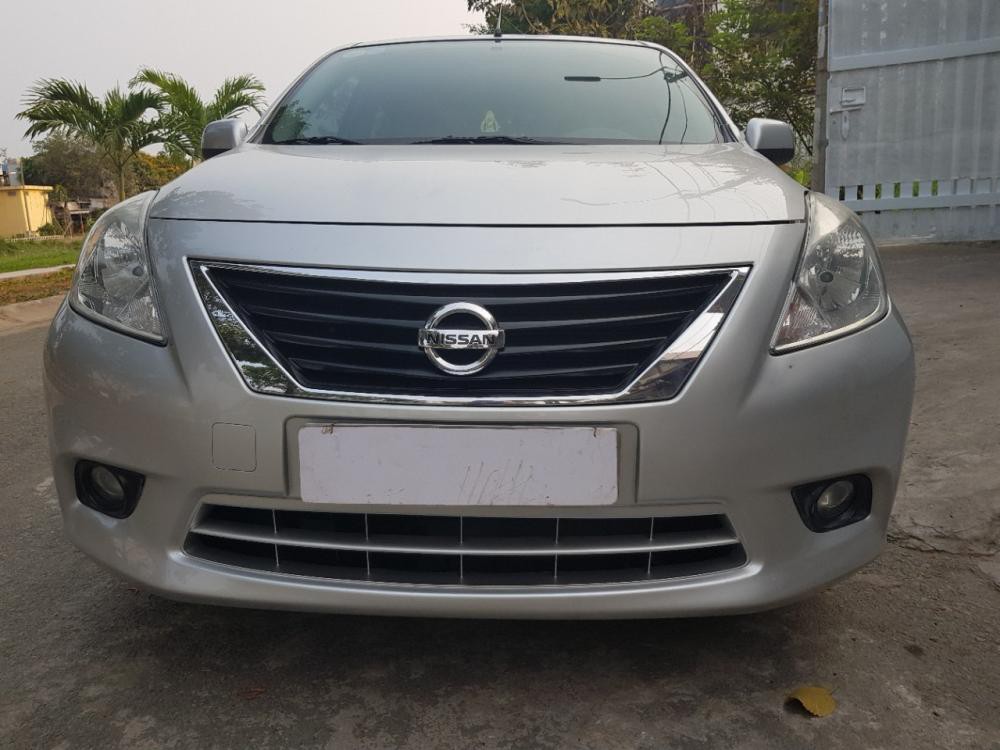 Bán Nissan Sunny 2014, màu bạc, xe chính chủ