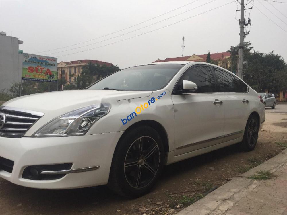 Cần bán Nissan Teana năm 2009, màu trắng, nhập khẩu nguyên chiếc