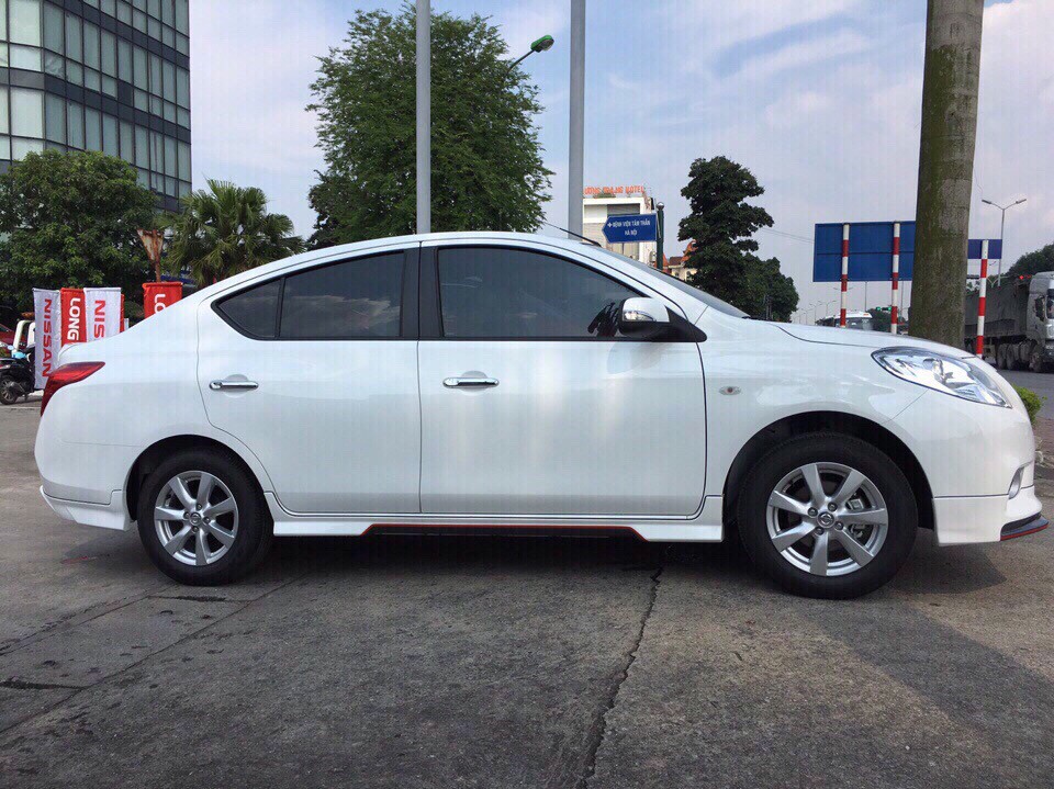 Cần bán Nissan Sunny XV Premium 2018, màu trắng