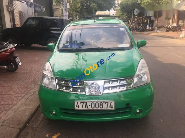 Cần bán gấp Nissan Grand livina năm 2011