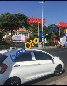 Cần bán xe Kia Picanto năm sản xuất 2014, màu trắng xe gia đình