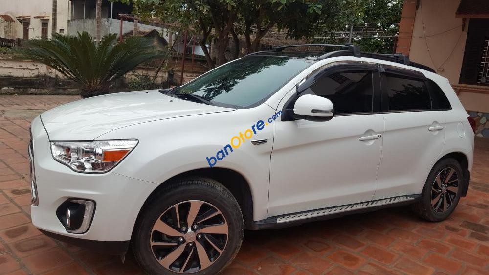 Cần bán gấp Mitsubishi Outlander Sport sản xuất năm 2015, màu trắng, nhập khẩu, 890 triệu