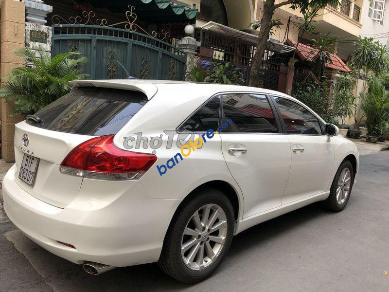 Xe Toyota Venza sản xuất năm 2009, màu trắng, giá chỉ 890 triệu