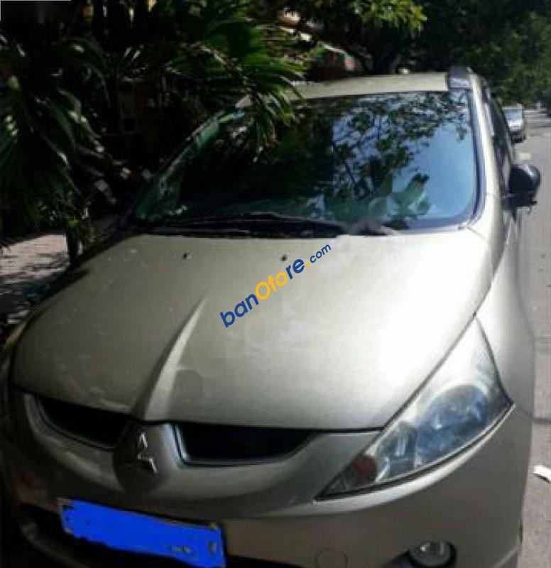 Cần bán xe Mitsubishi Grandis 2.4 AT sản xuất năm 2008 chính chủ giá cạnh tranh